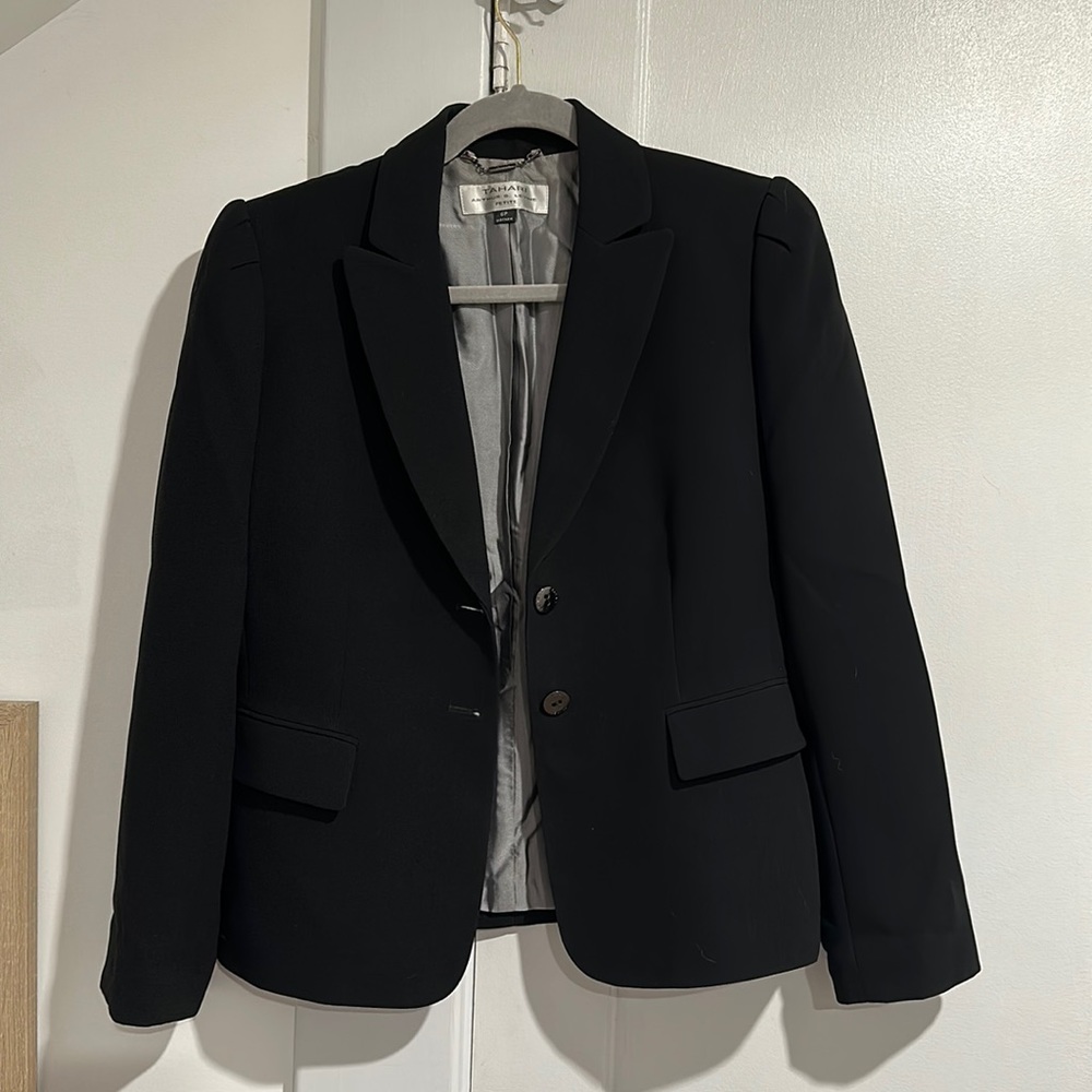 Tahari blazer